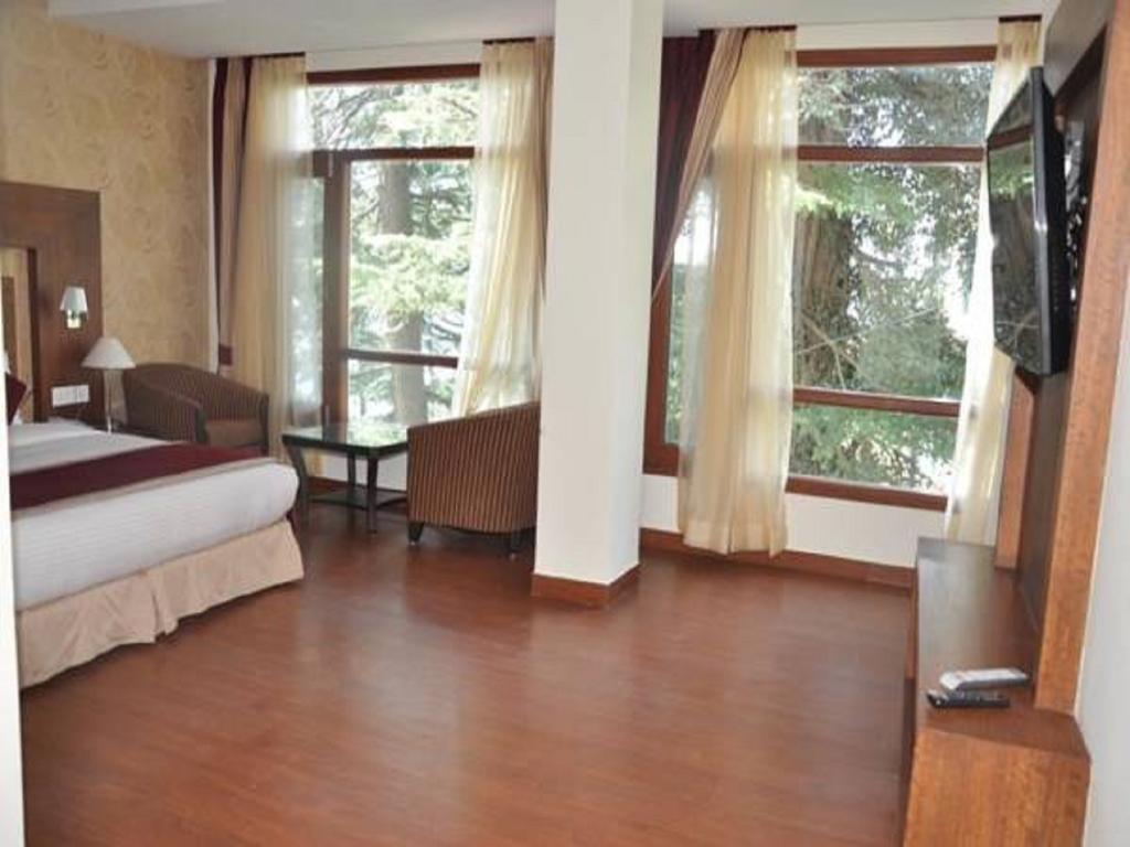 Hotel Southgate Shimla Exteriör bild