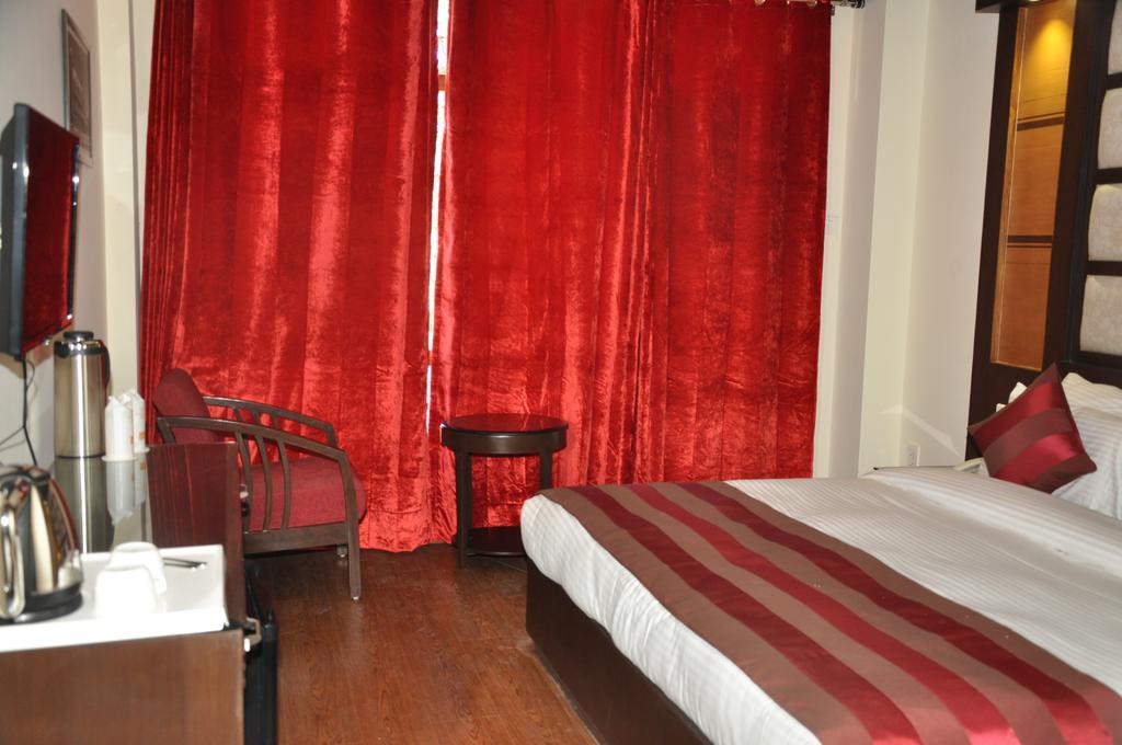 Hotel Southgate Shimla Rum bild