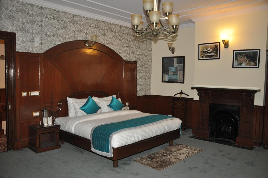 Hotel Southgate Shimla Exteriör bild