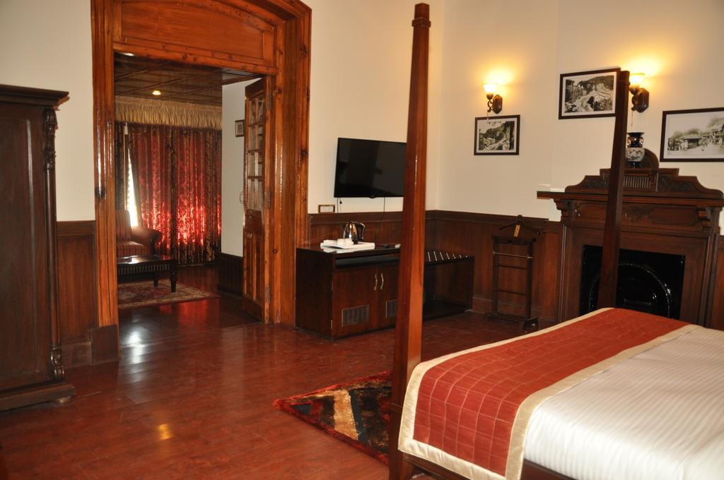 Hotel Southgate Shimla Exteriör bild