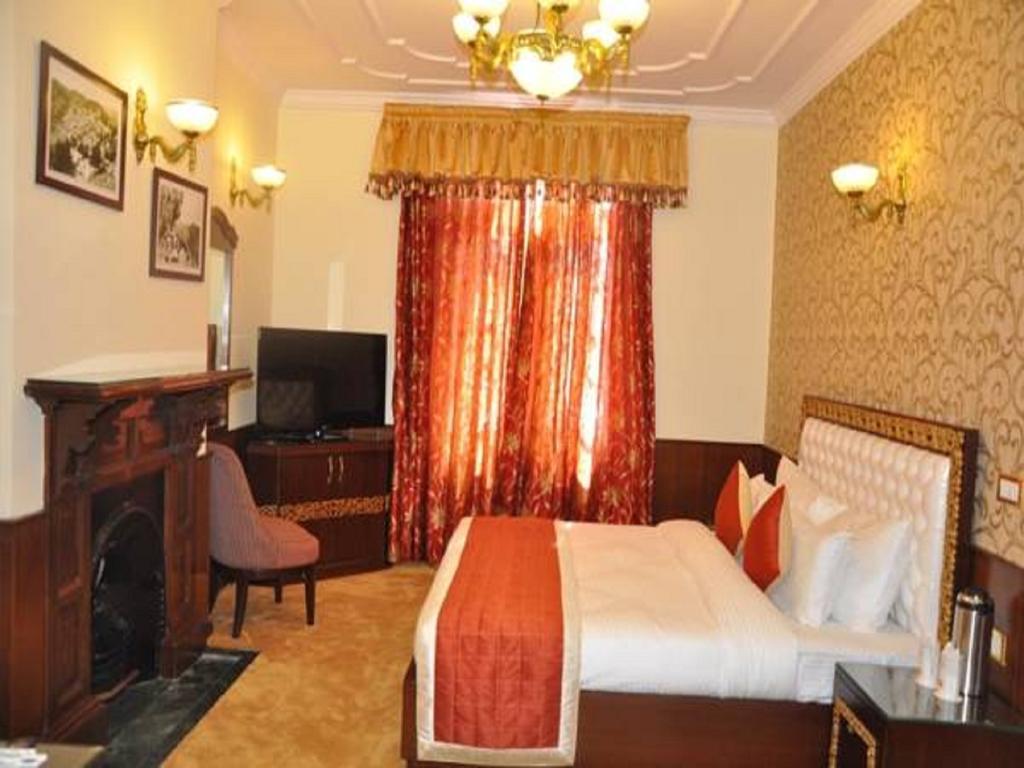 Hotel Southgate Shimla Exteriör bild