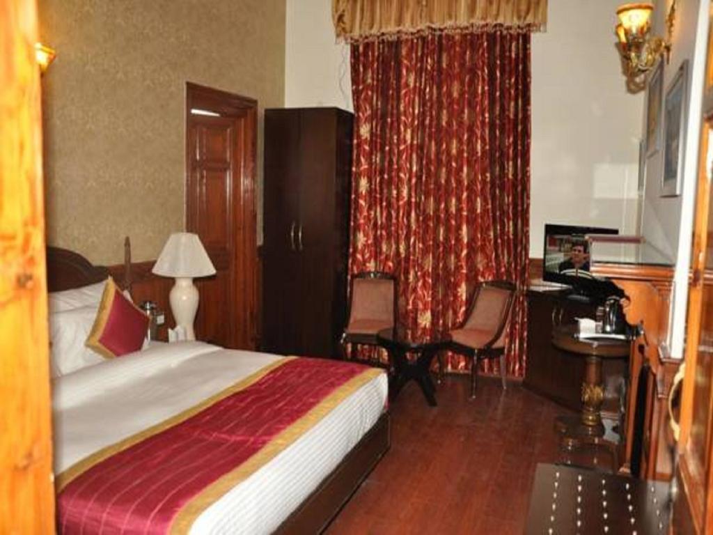 Hotel Southgate Shimla Exteriör bild