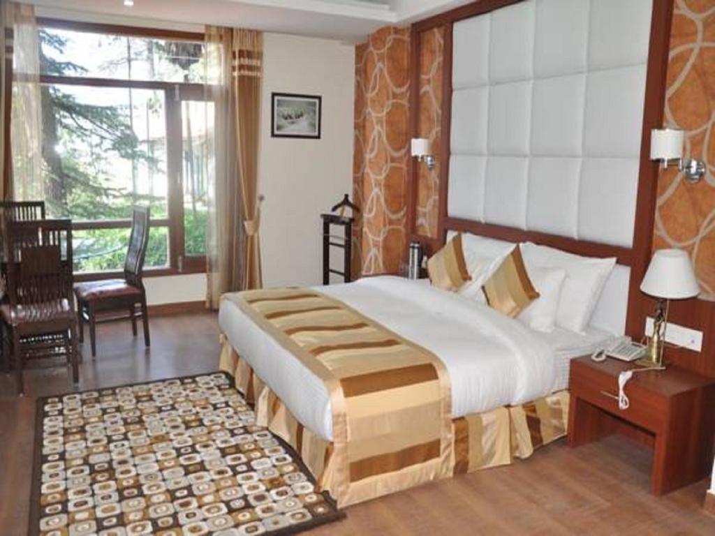 Hotel Southgate Shimla Rum bild
