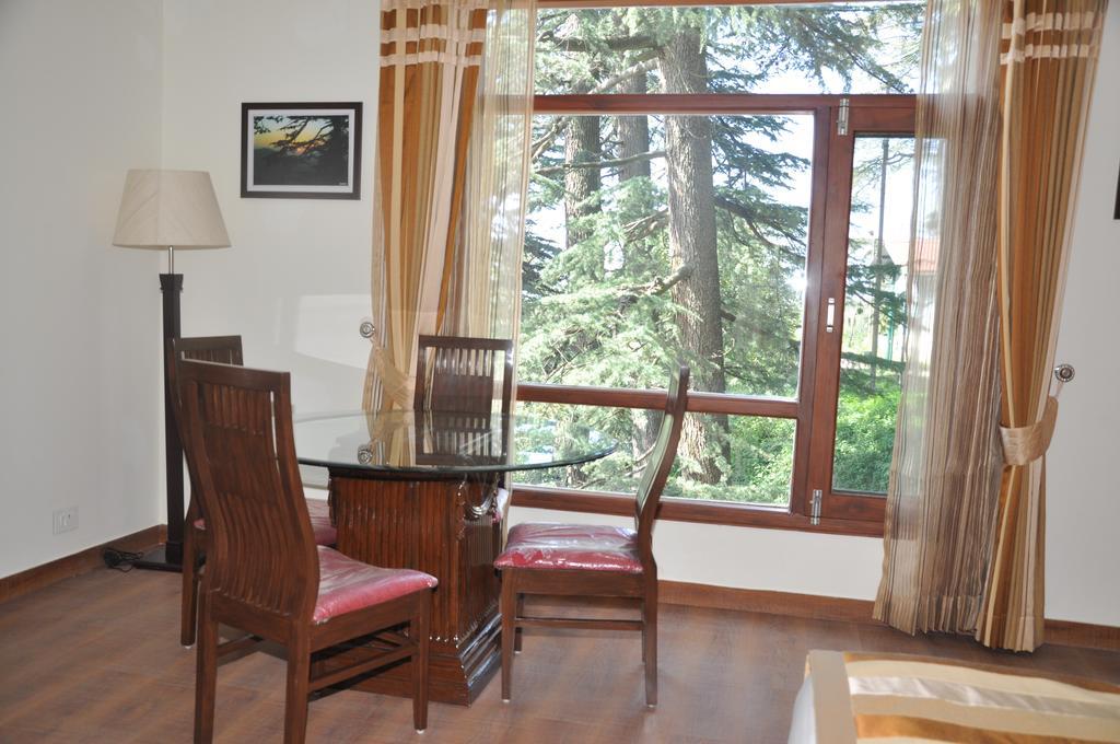 Hotel Southgate Shimla Rum bild