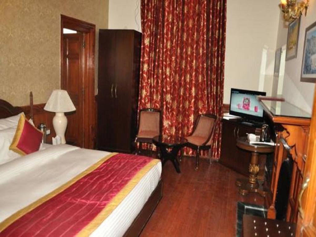 Hotel Southgate Shimla Exteriör bild