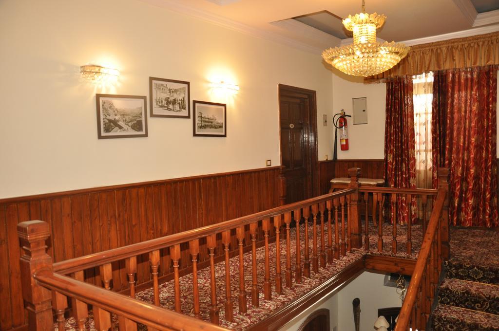 Hotel Southgate Shimla Exteriör bild
